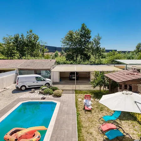 Villa Fountain House By Mp *