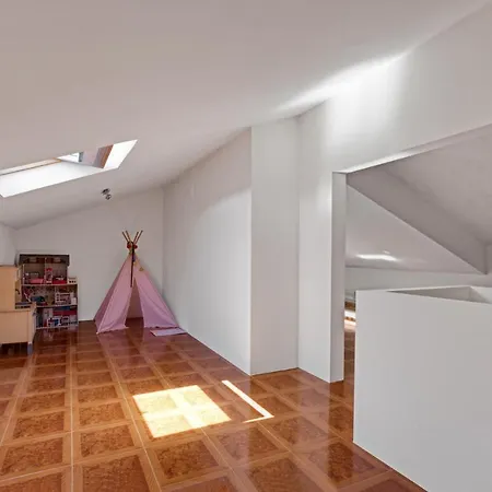 Villa Fountain House By Mp